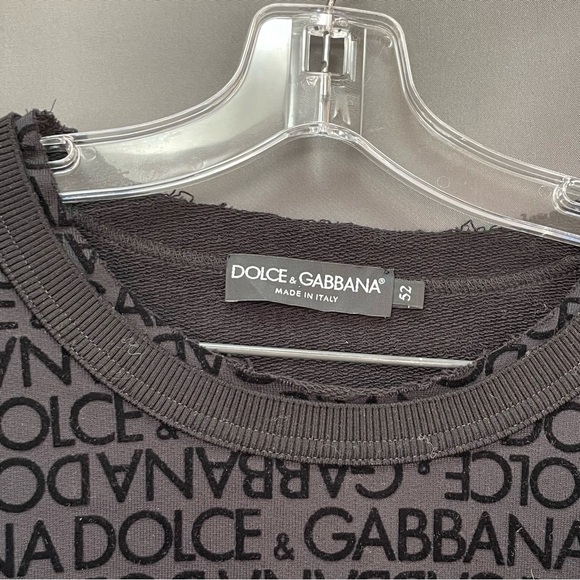 DOLCE & GABBANA black crewneck with velvet like lettering raw hem neckline - Picture 7 of 9